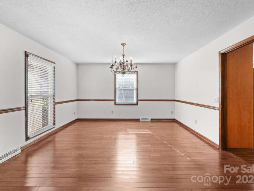 1202 Pineview Street, Albemarle, NC 28001.  MLS# CAR4284340, YatesRealty ID 32574. 