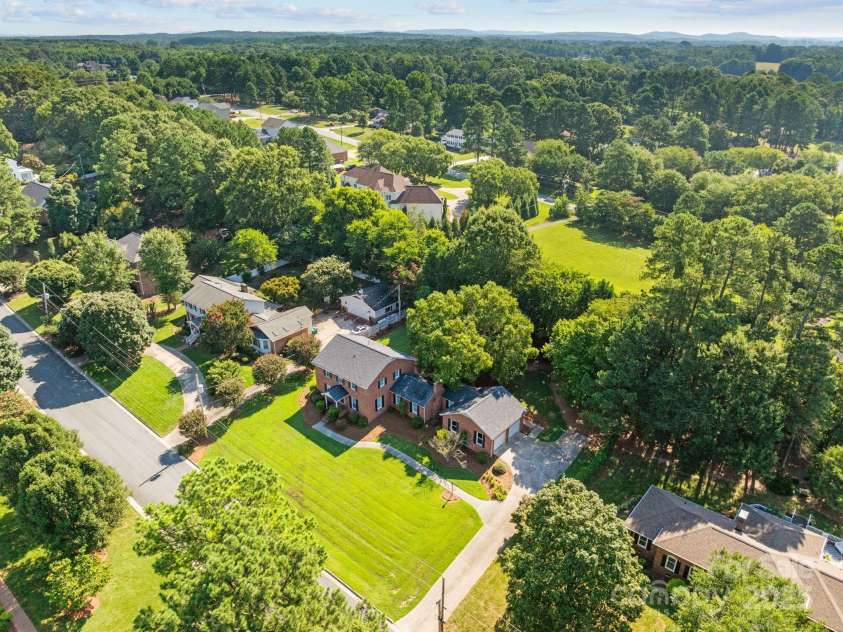 1202 Pineview Street, Albemarle, NC 28001.  MLS# CAR4284340, YatesRealty ID 32574. 