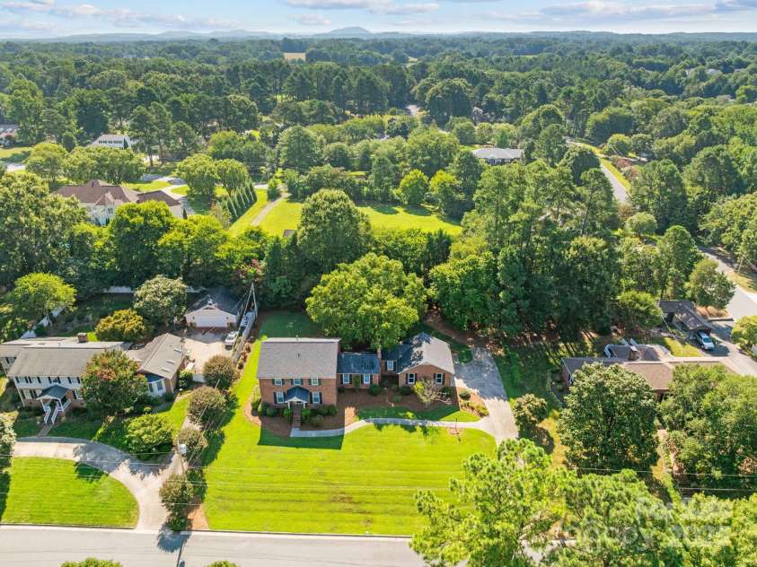 1202 Pineview Street, Albemarle, NC 28001.  MLS# CAR4284340, YatesRealty ID 32574. 