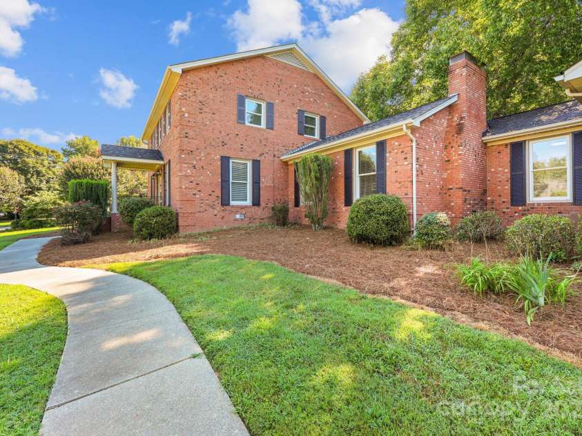 1202 Pineview Street, Albemarle, NC 28001.  MLS# CAR4284340, YatesRealty ID 32574. 