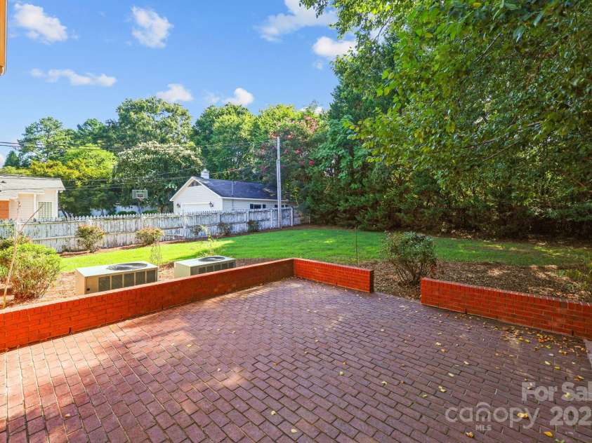 1202 Pineview Street, Albemarle, NC 28001.  MLS# CAR4284340, YatesRealty ID 32574. 