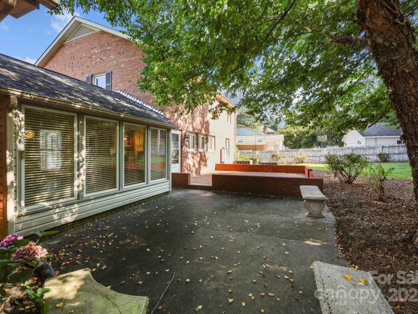 1202 Pineview Street, Albemarle, NC 28001.  MLS# CAR4284340, YatesRealty ID 32574. 