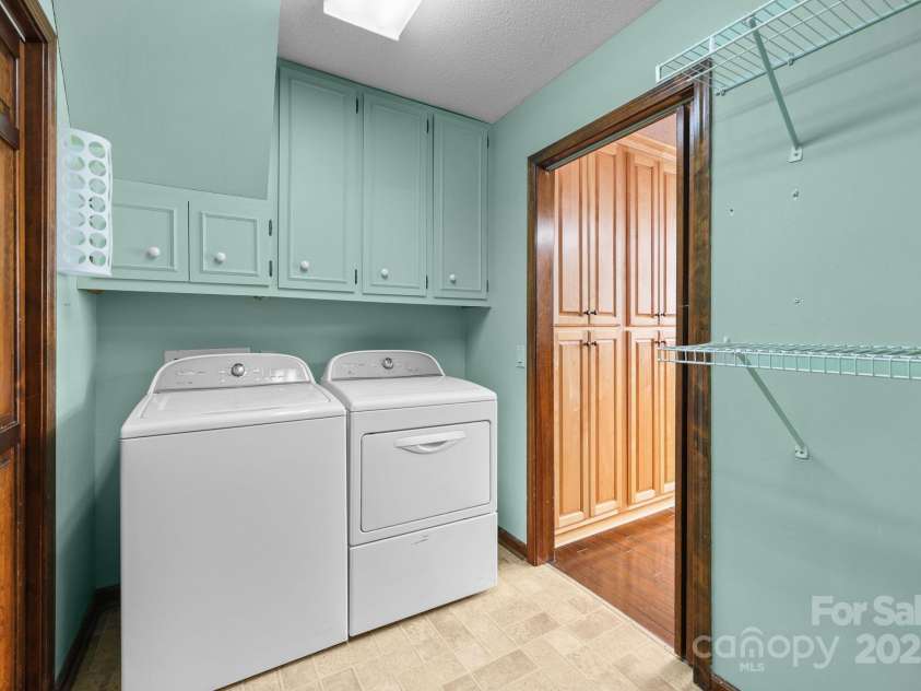 1202 Pineview Street, Albemarle, NC 28001.  MLS# CAR4284340, YatesRealty ID 32574. 