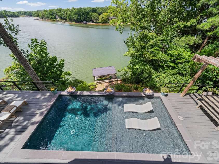 29012 Silver Fox Drive, Fort Mill, SC 29708.  MLS# CAR4396212, YatesRealty ID 32574. 
