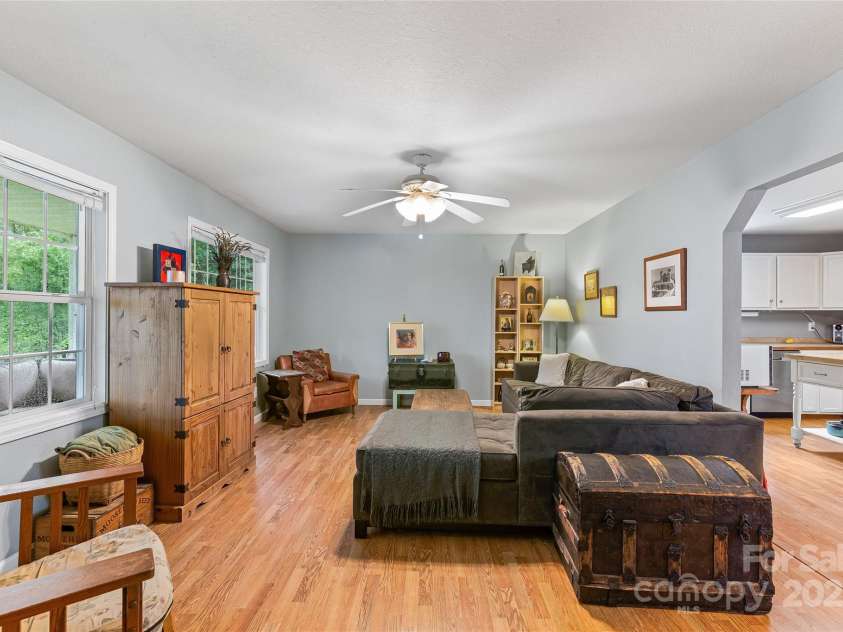 153 Hudson Street, Asheville, NC 28806.  MLS# CAR4288331, YatesRealty ID 32575. 