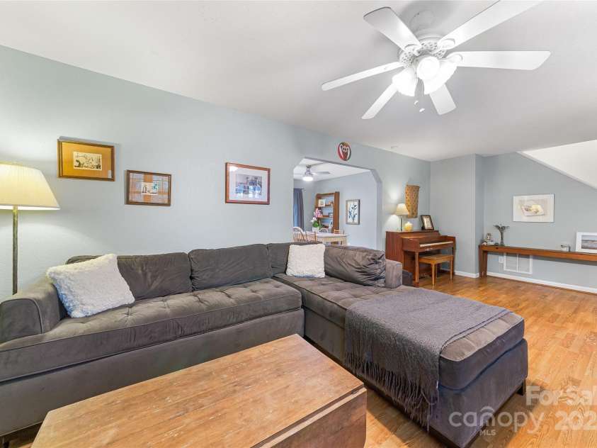 153 Hudson Street, Asheville, NC 28806.  MLS# CAR4288331, YatesRealty ID 32575. 