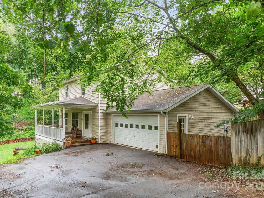 153 Hudson Street, Asheville, NC 28806.  MLS# CAR4288331, YatesRealty ID 32575. Plenty of parking and a two car garage.