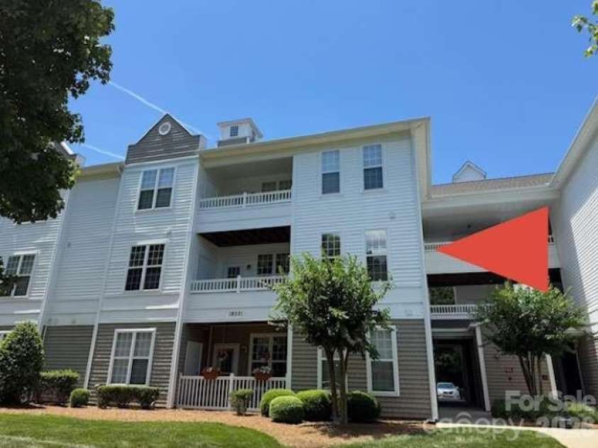 18001 Delmas Drive, Cornelius, NC 28031.  MLS# CAR4396845, YatesRealty ID 32575. 