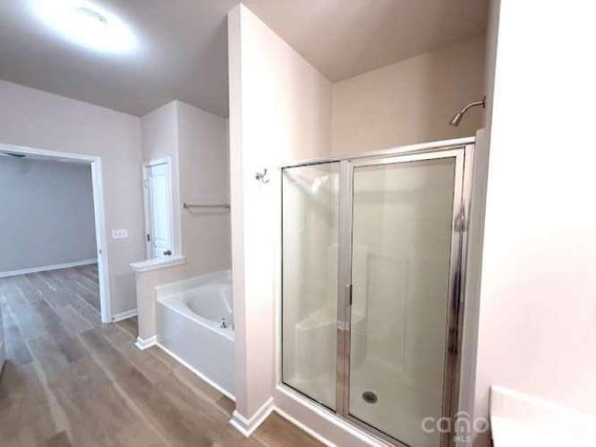 18001 Delmas Drive, Cornelius, NC 28031.  MLS# CAR4396845, YatesRealty ID 32575. 