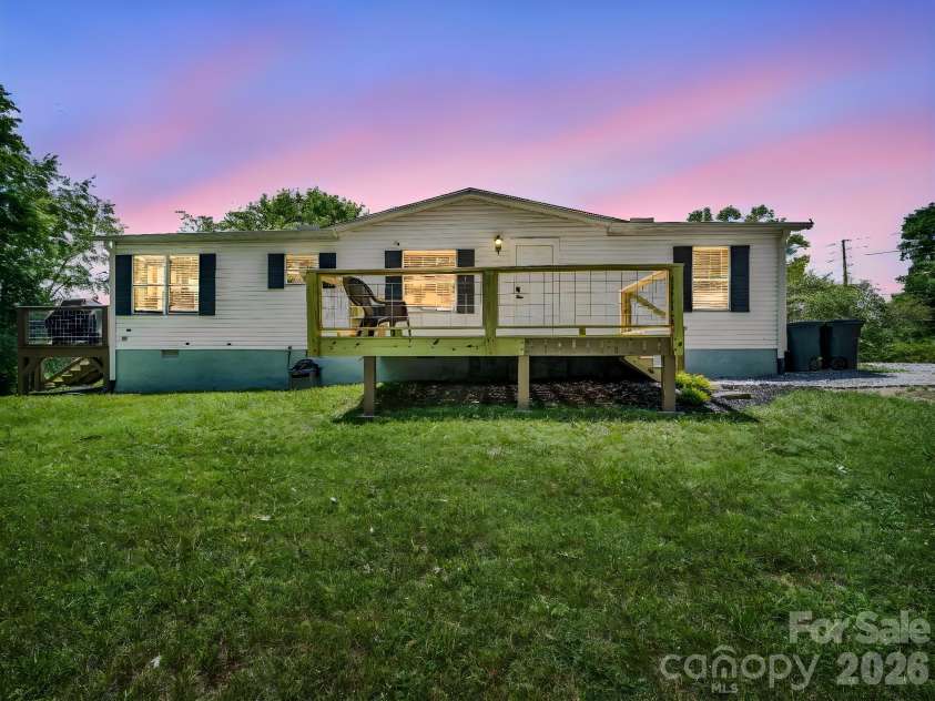 210 Banner Farm Road, Mills River, NC 28759.  MLS# CAR4396188, YatesRealty ID 32577. 