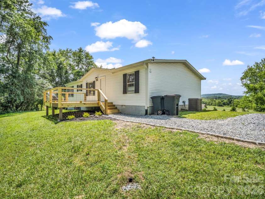 210 Banner Farm Road, Mills River, NC 28759.  MLS# CAR4396188, YatesRealty ID 32577. 