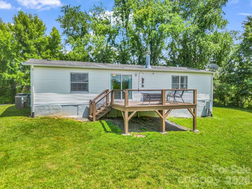 210 Banner Farm Road, Mills River, NC 28759.  MLS# CAR4396188, YatesRealty ID 32577. 