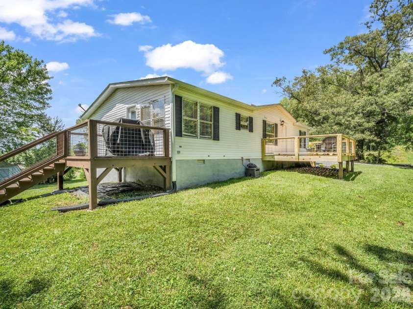 210 Banner Farm Road, Mills River, NC 28759.  MLS# CAR4396188, YatesRealty ID 32577. 
