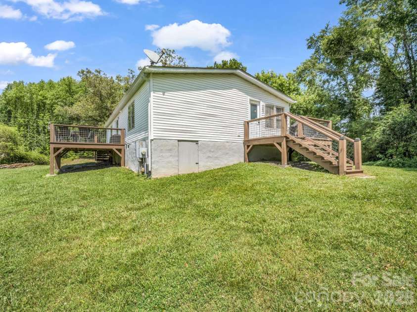 210 Banner Farm Road, Mills River, NC 28759.  MLS# CAR4396188, YatesRealty ID 32577. 