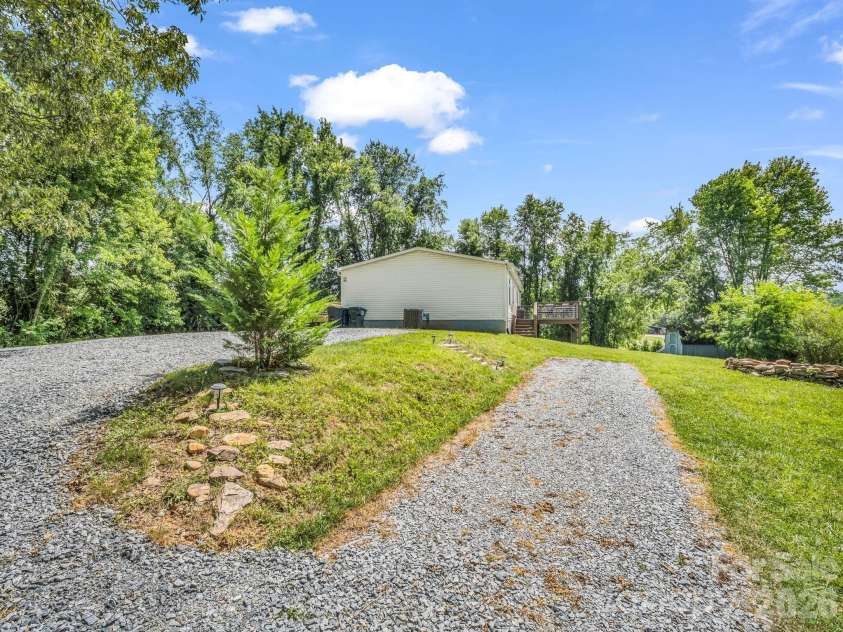 210 Banner Farm Road, Mills River, NC 28759.  MLS# CAR4396188, YatesRealty ID 32577. 