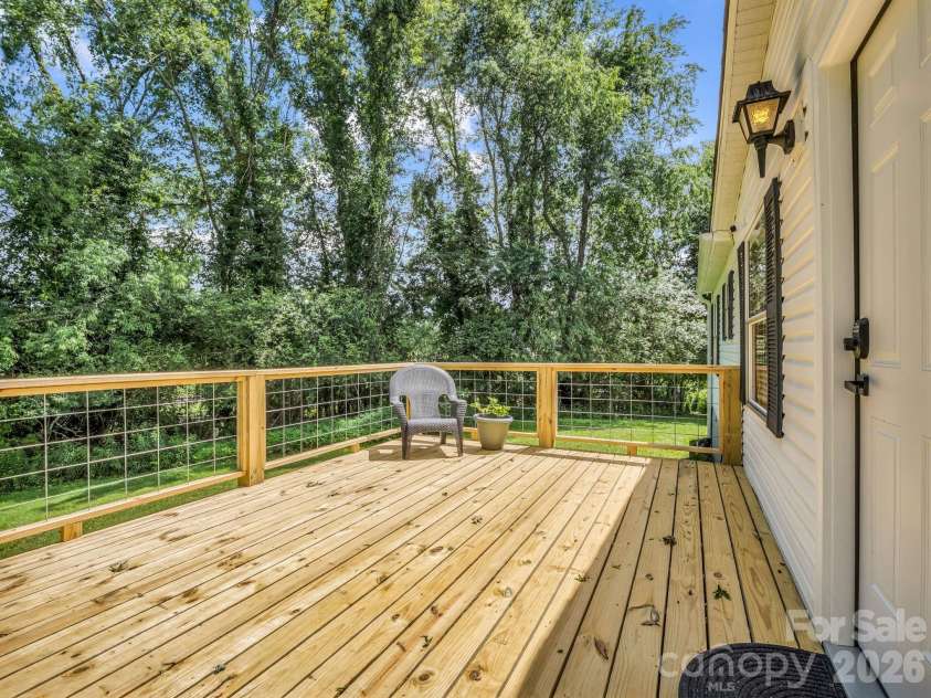 210 Banner Farm Road, Mills River, NC 28759.  MLS# CAR4396188, YatesRealty ID 32577. 
