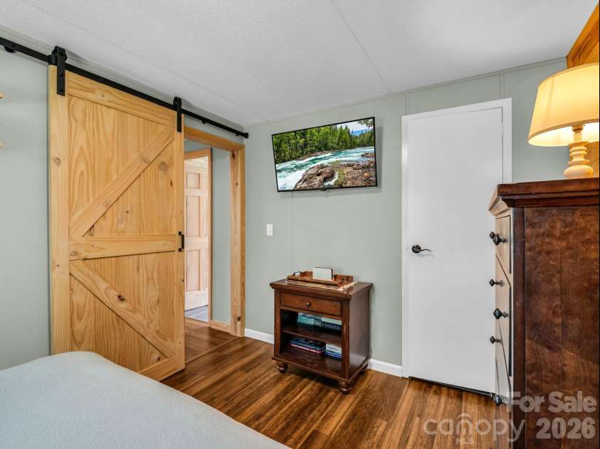 210 Banner Farm Road, Mills River, NC 28759.  MLS# CAR4396188, YatesRealty ID 32577. 