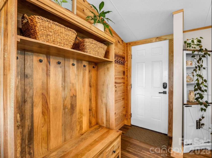 210 Banner Farm Road, Mills River, NC 28759.  MLS# CAR4396188, YatesRealty ID 32577. 