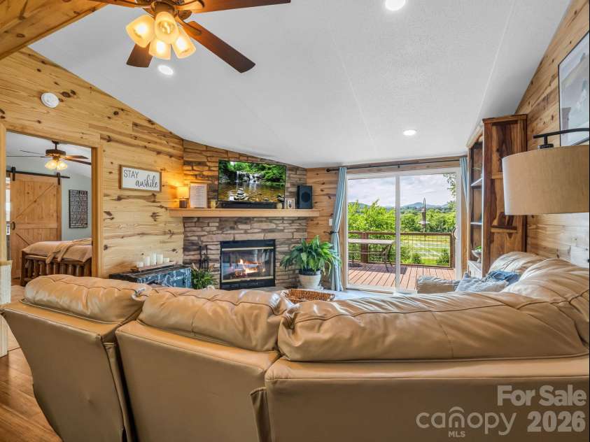 210 Banner Farm Road, Mills River, NC 28759.  MLS# CAR4396188, YatesRealty ID 32577. 