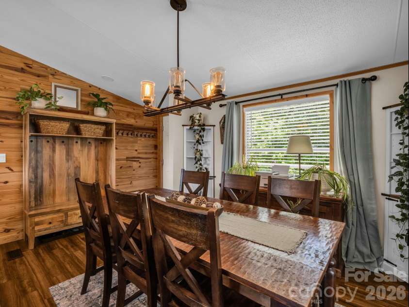 210 Banner Farm Road, Mills River, NC 28759.  MLS# CAR4396188, YatesRealty ID 32577. 