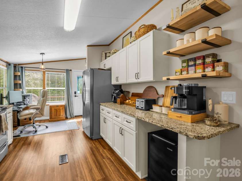 210 Banner Farm Road, Mills River, NC 28759.  MLS# CAR4396188, YatesRealty ID 32577. 