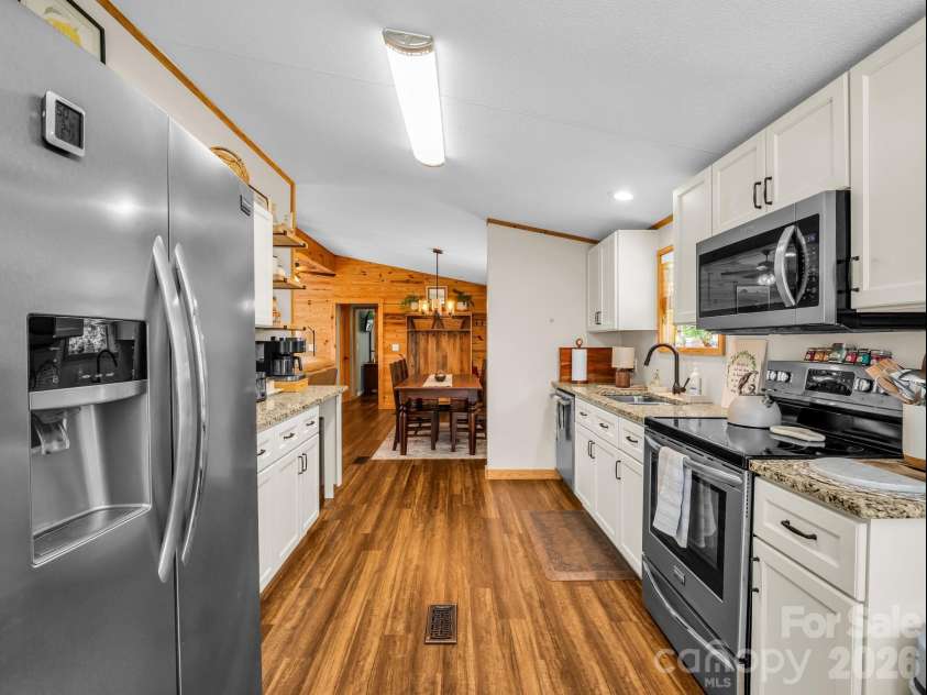 210 Banner Farm Road, Mills River, NC 28759.  MLS# CAR4396188, YatesRealty ID 32577. 