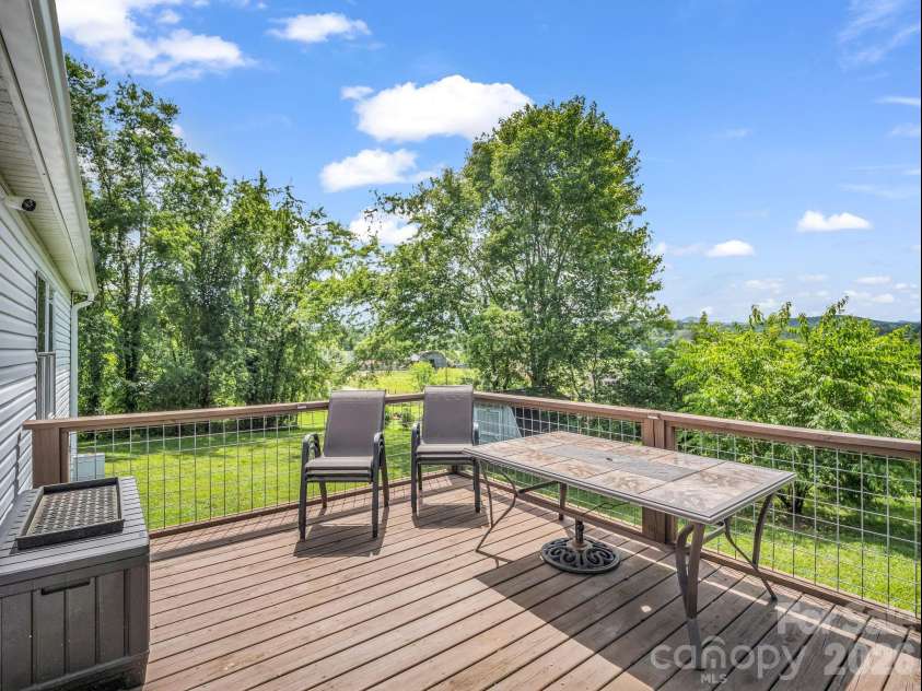 210 Banner Farm Road, Mills River, NC 28759.  MLS# CAR4396188, YatesRealty ID 32577. 