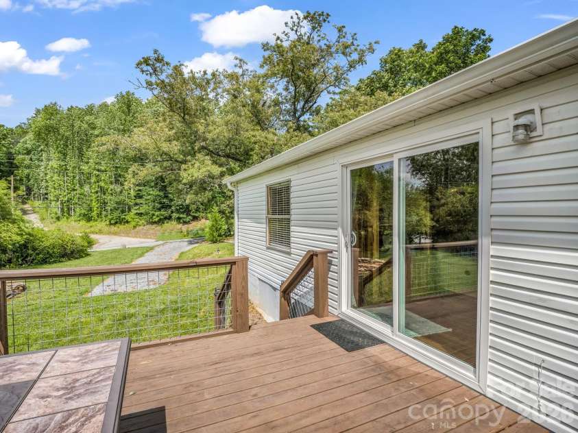 210 Banner Farm Road, Mills River, NC 28759.  MLS# CAR4396188, YatesRealty ID 32577. 
