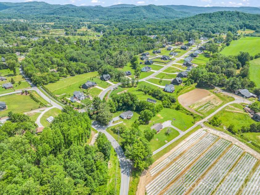 210 Banner Farm Road, Mills River, NC 28759.  MLS# CAR4396188, YatesRealty ID 32577. 