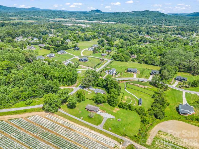 210 Banner Farm Road, Mills River, NC 28759.  MLS# CAR4396188, YatesRealty ID 32577. 