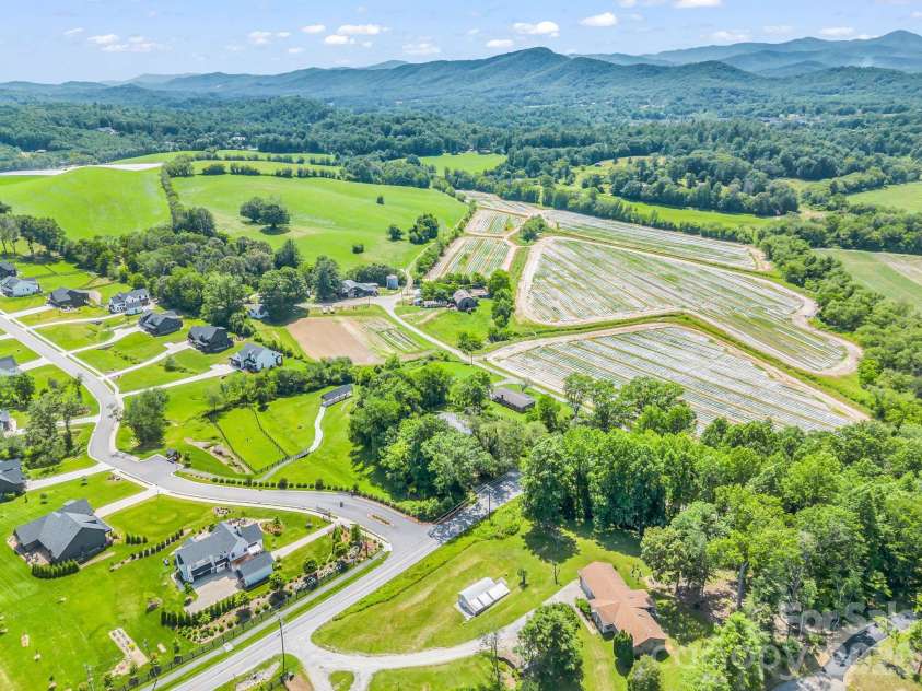 210 Banner Farm Road, Mills River, NC 28759.  MLS# CAR4396188, YatesRealty ID 32577. 