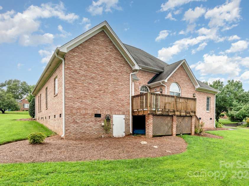2603 Tralee Drive, Gastonia, NC 28056.  MLS# CAR4292481, YatesRealty ID 32578. 