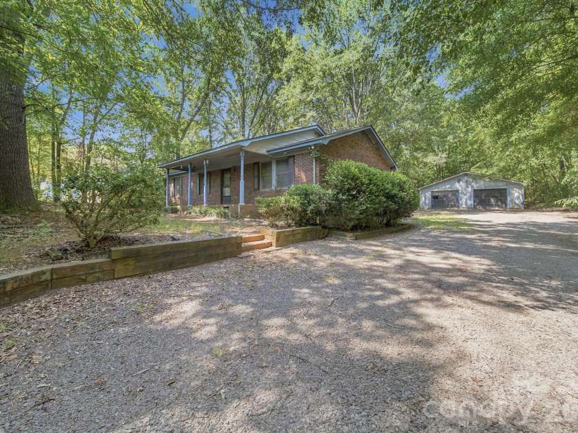 11488 Beagle Street, Midland, NC 28107.  MLS# CAR4397037, YatesRealty ID 32579. 