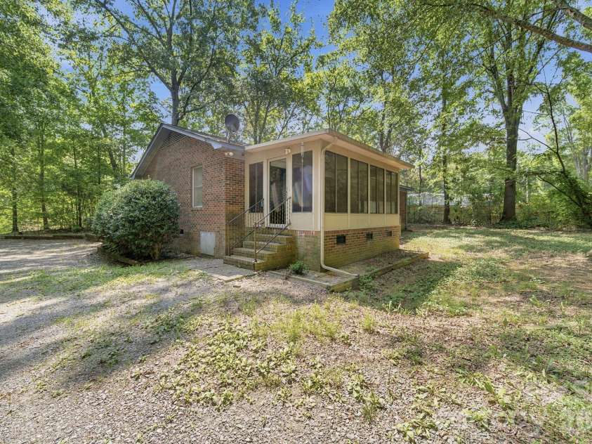 11488 Beagle Street, Midland, NC 28107.  MLS# CAR4397037, YatesRealty ID 32579. 