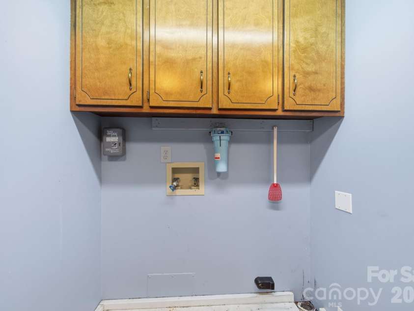 11488 Beagle Street, Midland, NC 28107.  MLS# CAR4397037, YatesRealty ID 32579. Washroom in Kitchen.