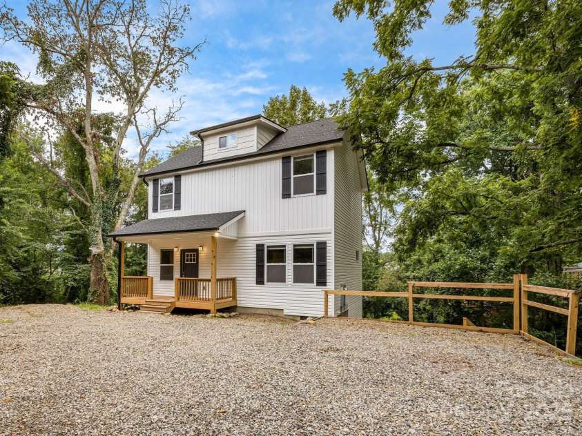92 Moody Avenue, Candler, NC 28715.  MLS# CAR4291918, YatesRealty ID 32579. 92 Moody