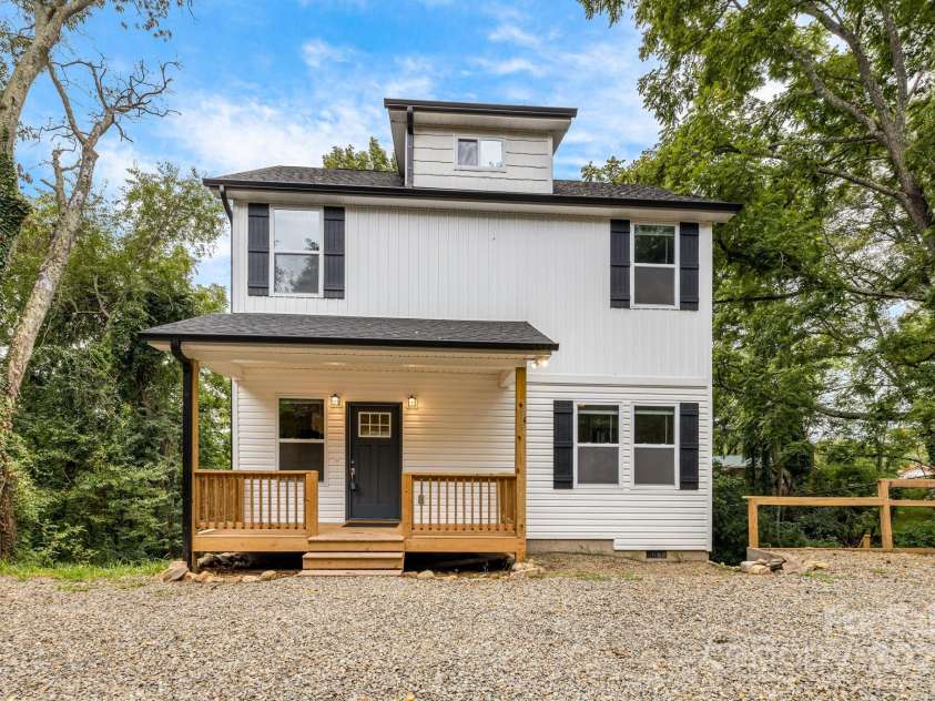 92 Moody Avenue, Candler, NC 28715.  MLS# CAR4291918, YatesRealty ID 32579. Welcome home