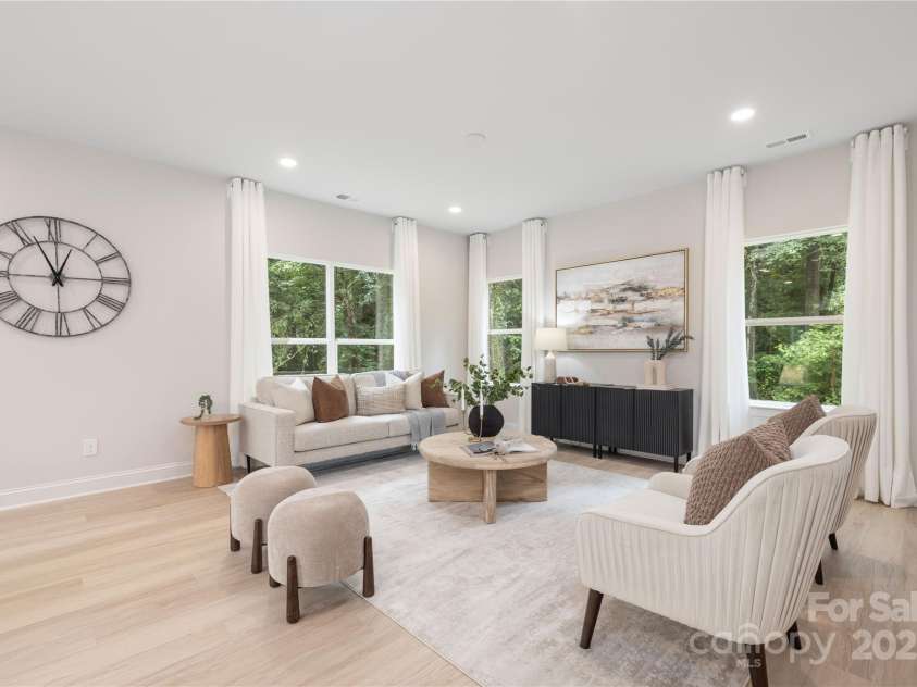 7034 Lakeside Drive, Charlotte, NC 28215.  MLS# CAR4322126, YatesRealty ID 3258. 