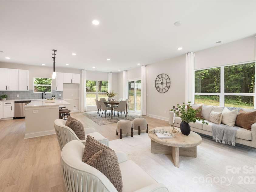 7034 Lakeside Drive, Charlotte, NC 28215.  MLS# CAR4322126, YatesRealty ID 3258. 