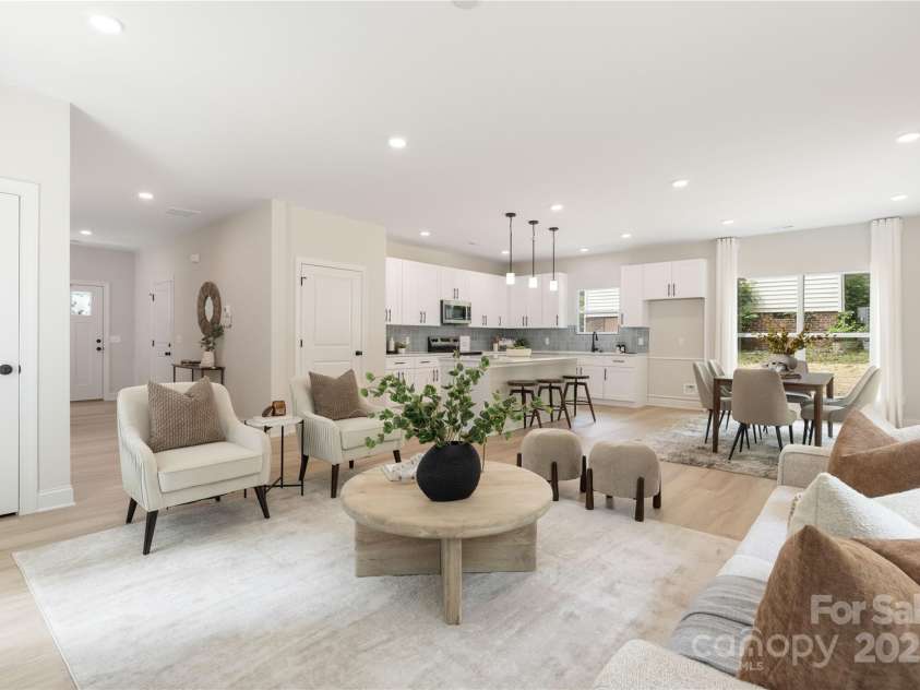 7034 Lakeside Drive, Charlotte, NC 28215.  MLS# CAR4322126, YatesRealty ID 3258. 