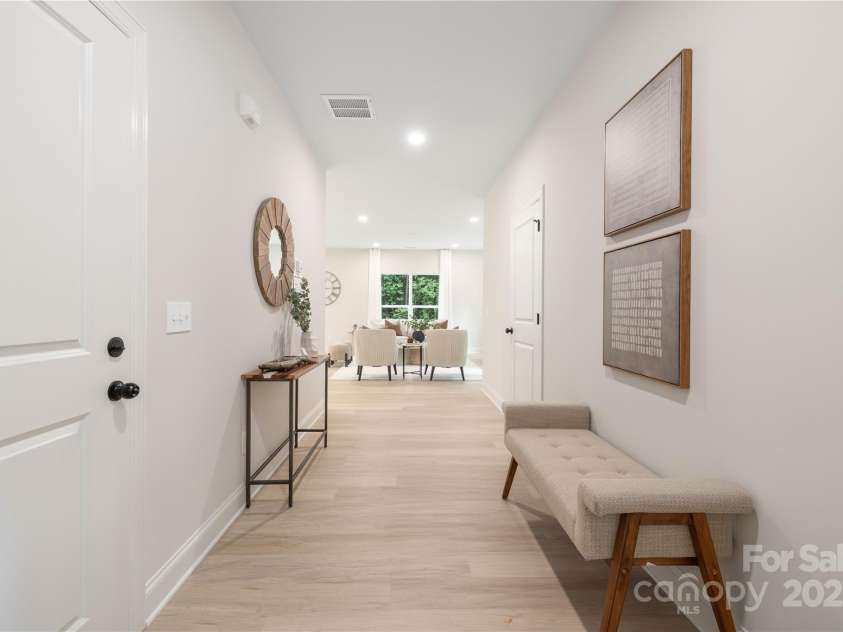 7034 Lakeside Drive, Charlotte, NC 28215.  MLS# CAR4322126, YatesRealty ID 3258. 