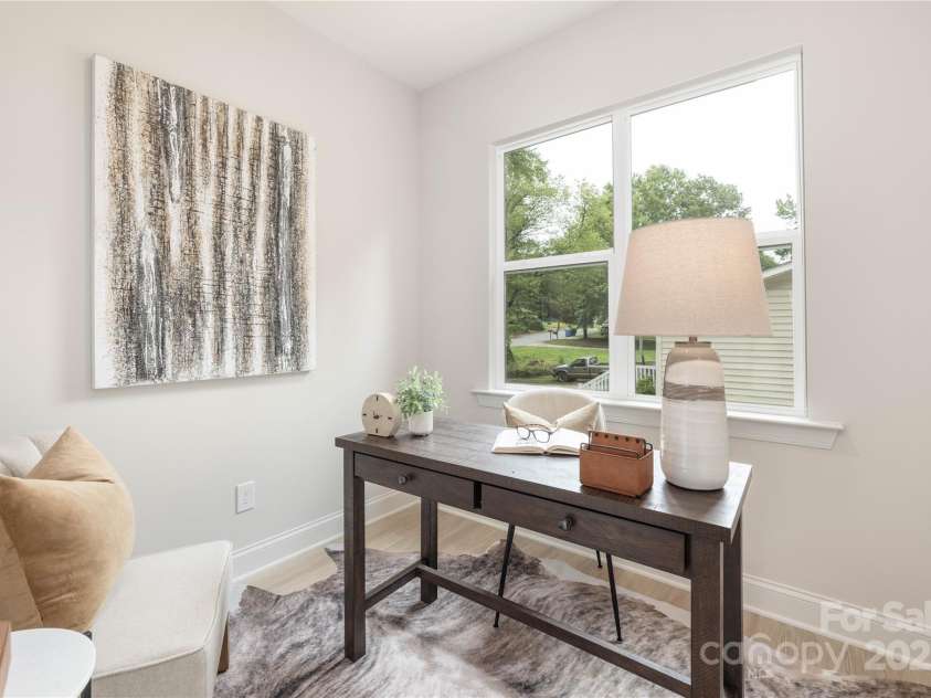 7034 Lakeside Drive, Charlotte, NC 28215.  MLS# CAR4322126, YatesRealty ID 3258. 