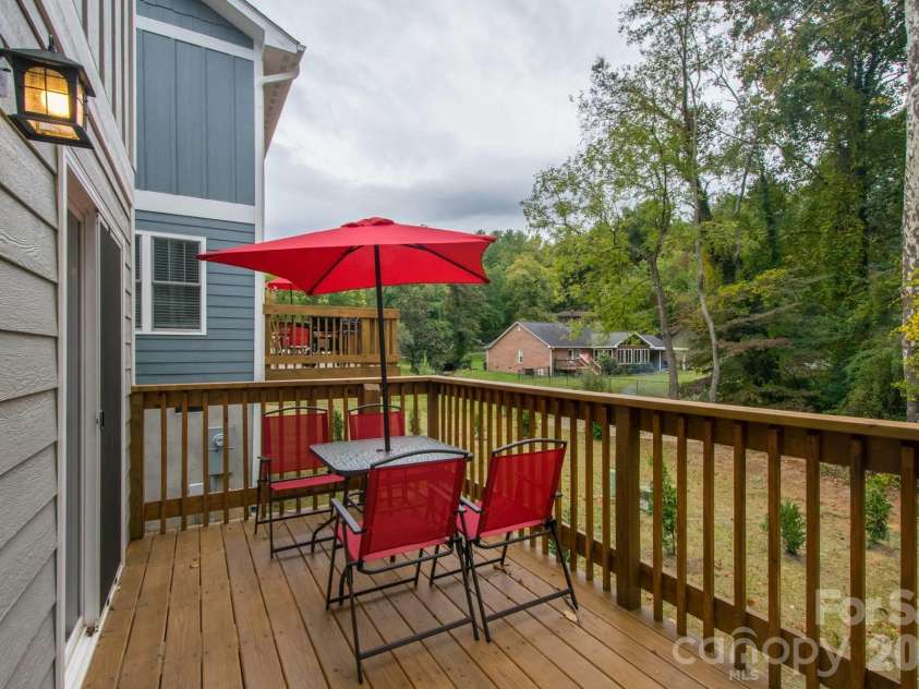 305 Jenna Clare Lane, Asheville, NC 28803.  MLS# CAR4396061, YatesRealty ID 32580. 