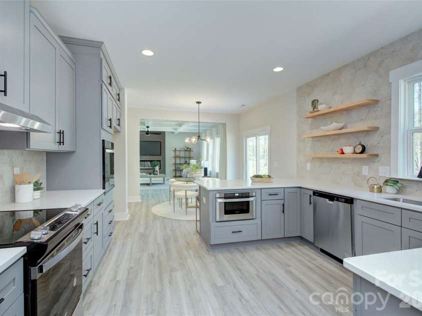 1033 Harrogate Drive, Bessemer City, NC 28016.  MLS# CAR4396058, YatesRealty ID 32582. 