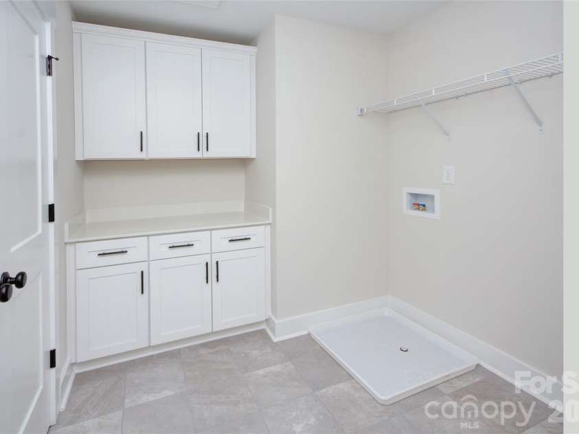 1033 Harrogate Drive, Bessemer City, NC 28016.  MLS# CAR4396058, YatesRealty ID 32582. Laundry Room