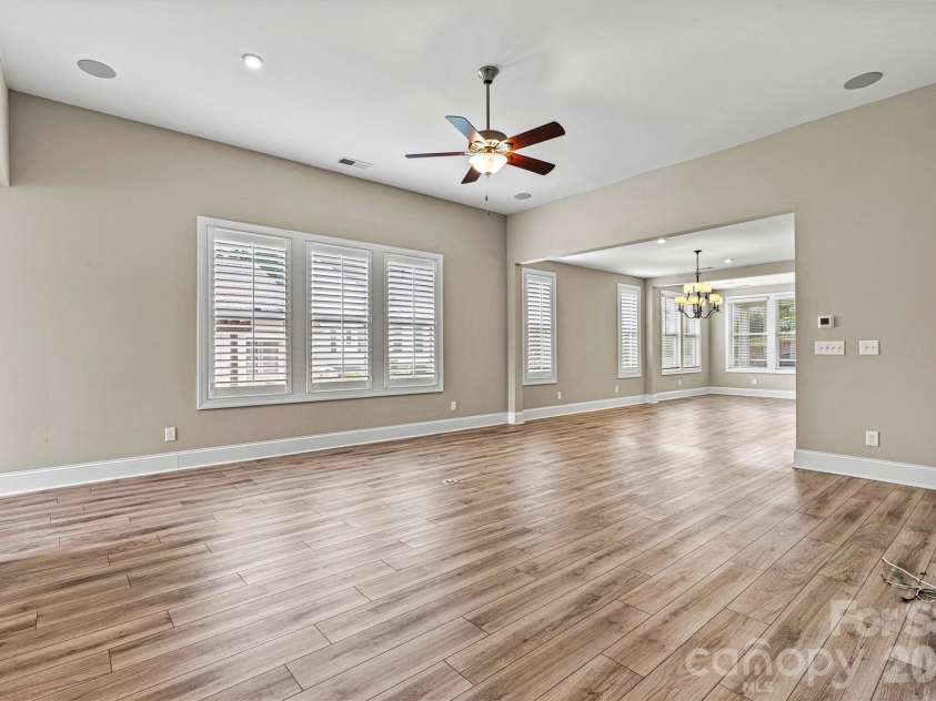7362 Overjoyed Crossing, Charlotte, NC 28215.  MLS# CAR4395734, YatesRealty ID 32583. 