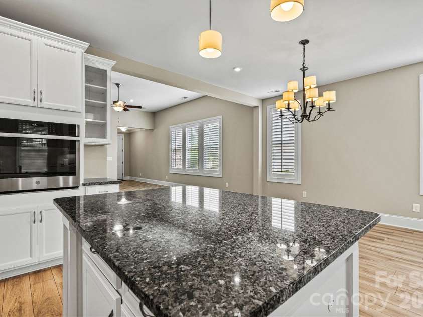 7362 Overjoyed Crossing, Charlotte, NC 28215.  MLS# CAR4395734, YatesRealty ID 32583. 