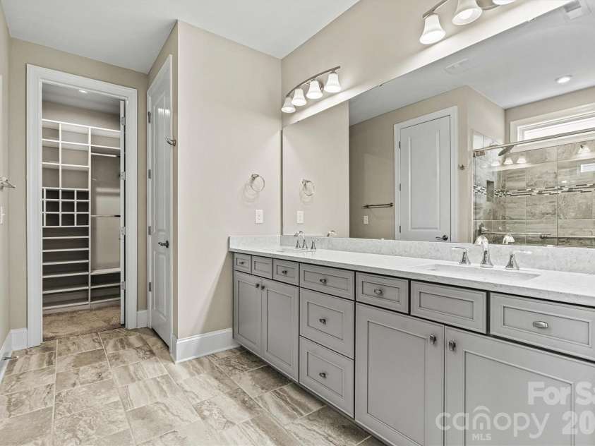 7362 Overjoyed Crossing, Charlotte, NC 28215.  MLS# CAR4395734, YatesRealty ID 32583. 