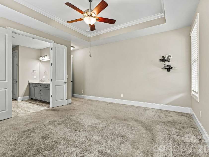 7362 Overjoyed Crossing, Charlotte, NC 28215.  MLS# CAR4395734, YatesRealty ID 32583. 