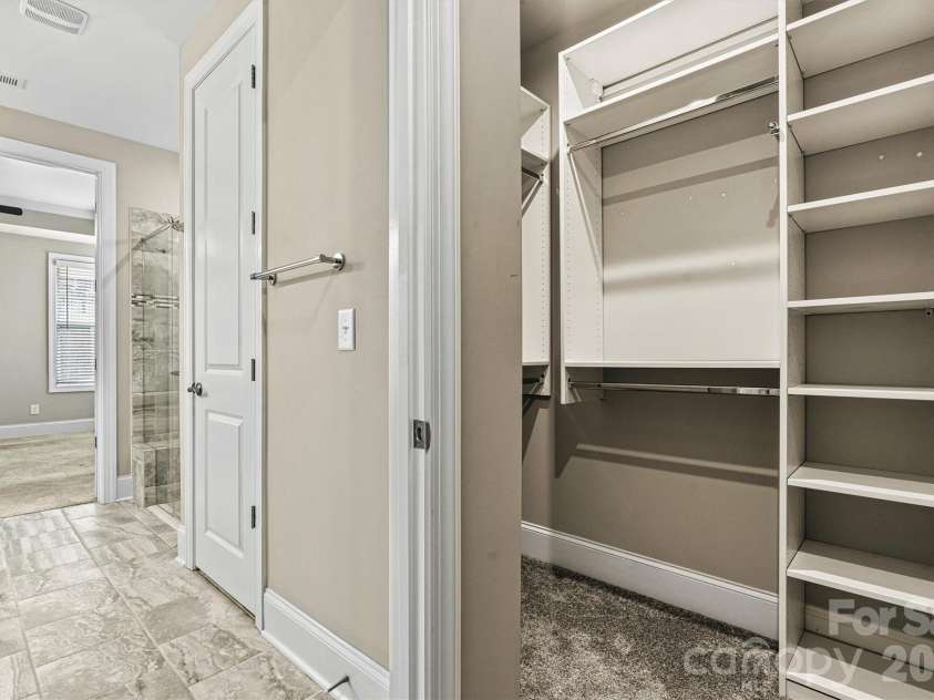 7362 Overjoyed Crossing, Charlotte, NC 28215.  MLS# CAR4395734, YatesRealty ID 32583. 
